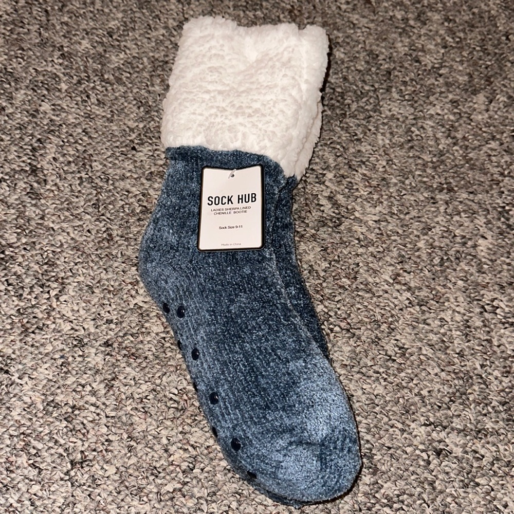 👙NWT Ladies Sock Hub Sherpa Lined Chenille Bootie Socks